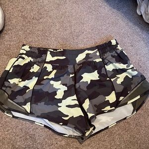 Lululemon Hotty Hot Short